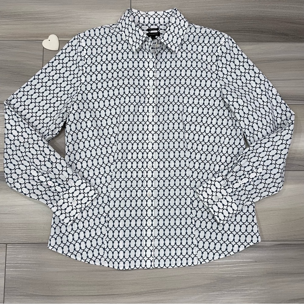 TALBOTS Wrinkle-Resistant Button Down Shirt Size 12 White & Blue Chain Print - Picture 14 of 16